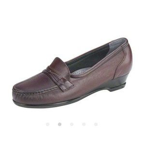 SAS TRIPAD COMFORT FOOT BED Women Shoes 8.5W Antique Wine Patent Leather Slip On
